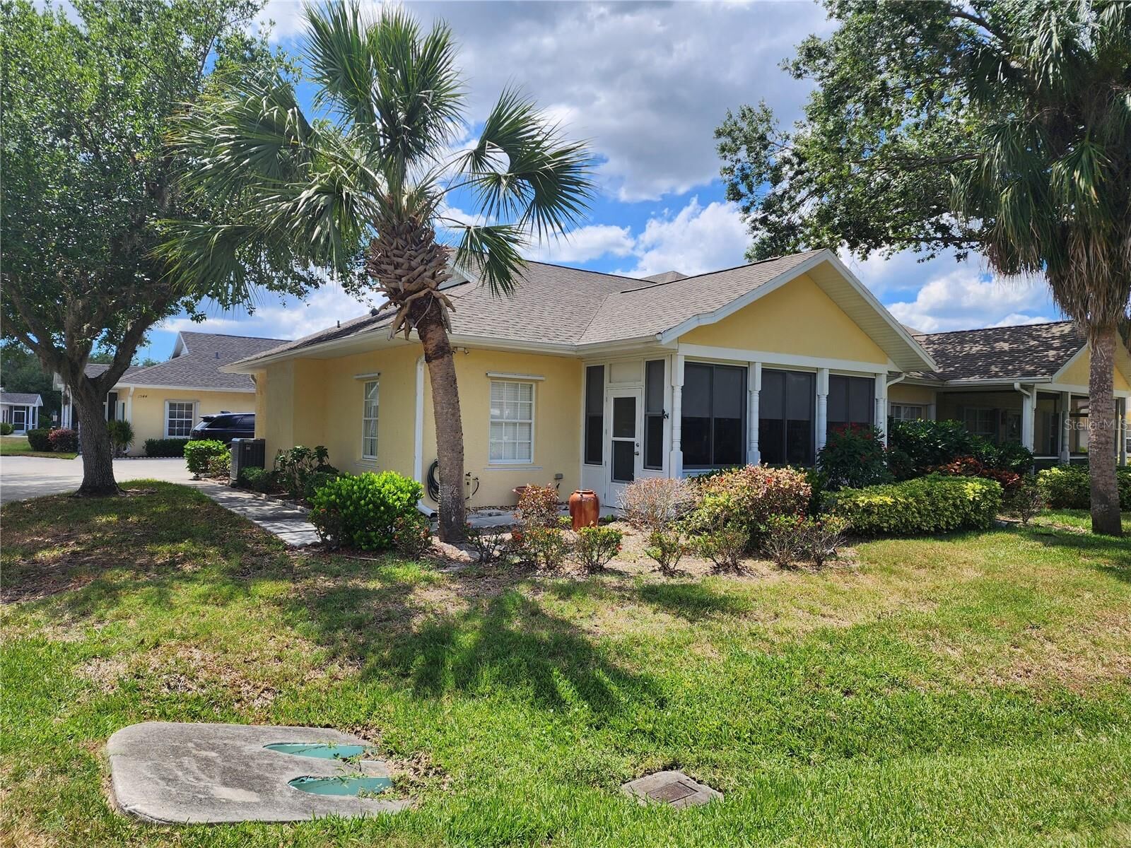 Property Photo:  1542 Red Oak Lane  FL 33948 
