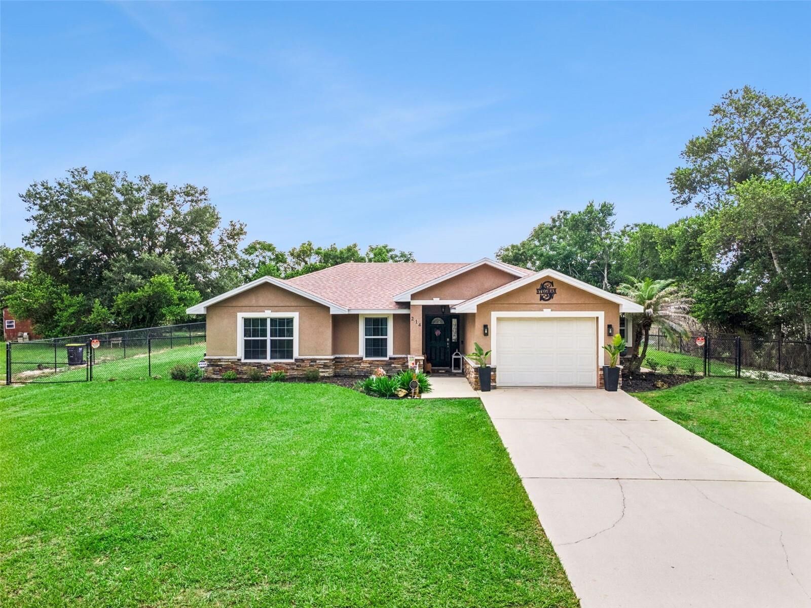 Property Photo:  214 Mountain Drive  FL 33827 