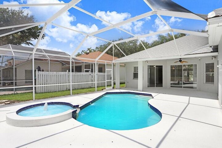 Property Photo: 10227 Quails Landing Avenue FL 33647