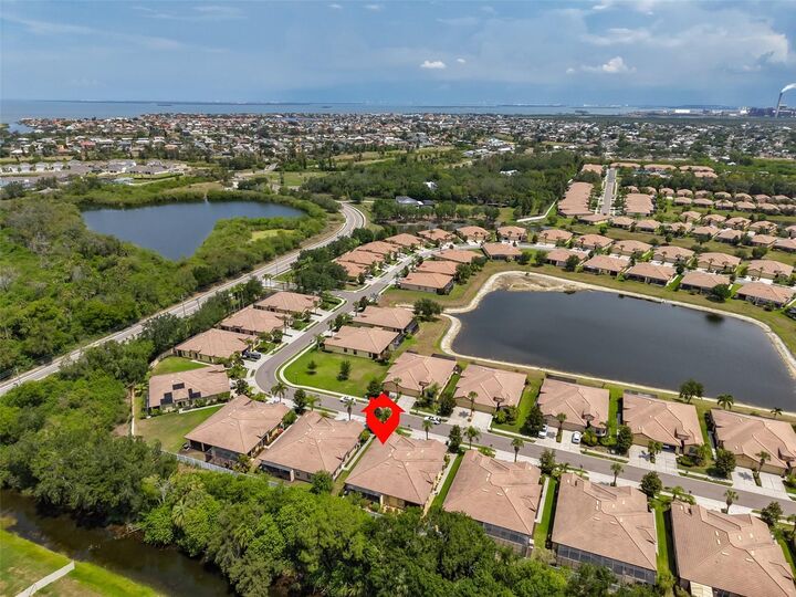Property Photo:  5527 Sunset Falls Drive  FL 33572 