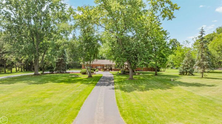 Property Photo: 5248 Brookside Drive MI 48316