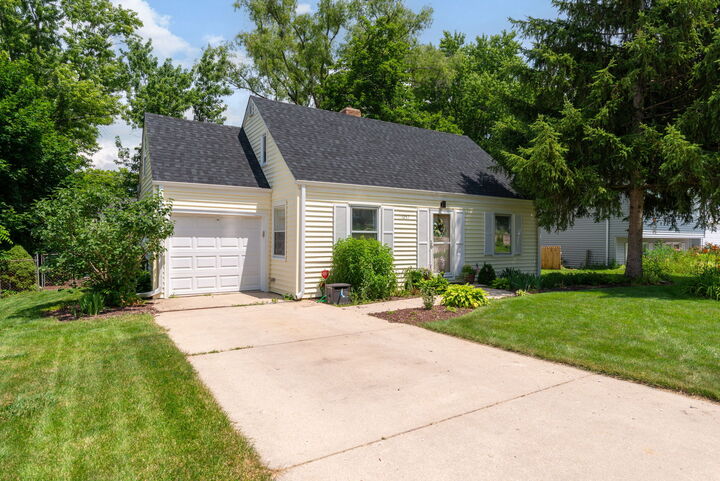 Property Photo:  1257 Brandywine Circle  IL 60510 
