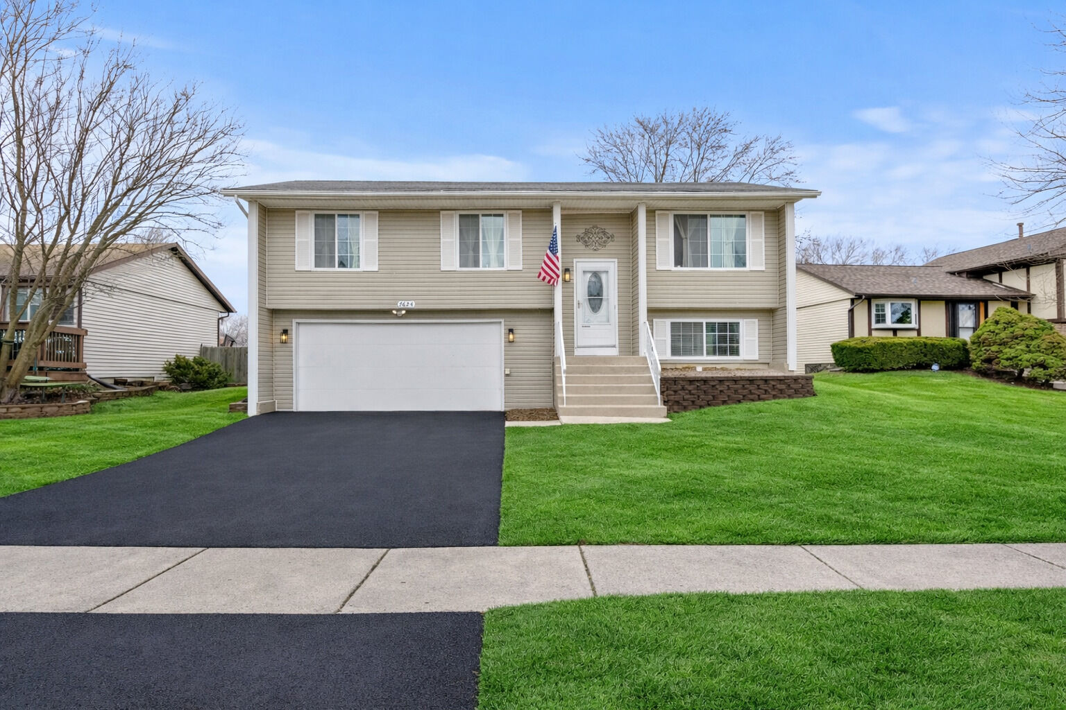 Property Photo: 7624 W Juniper Court IL 60423