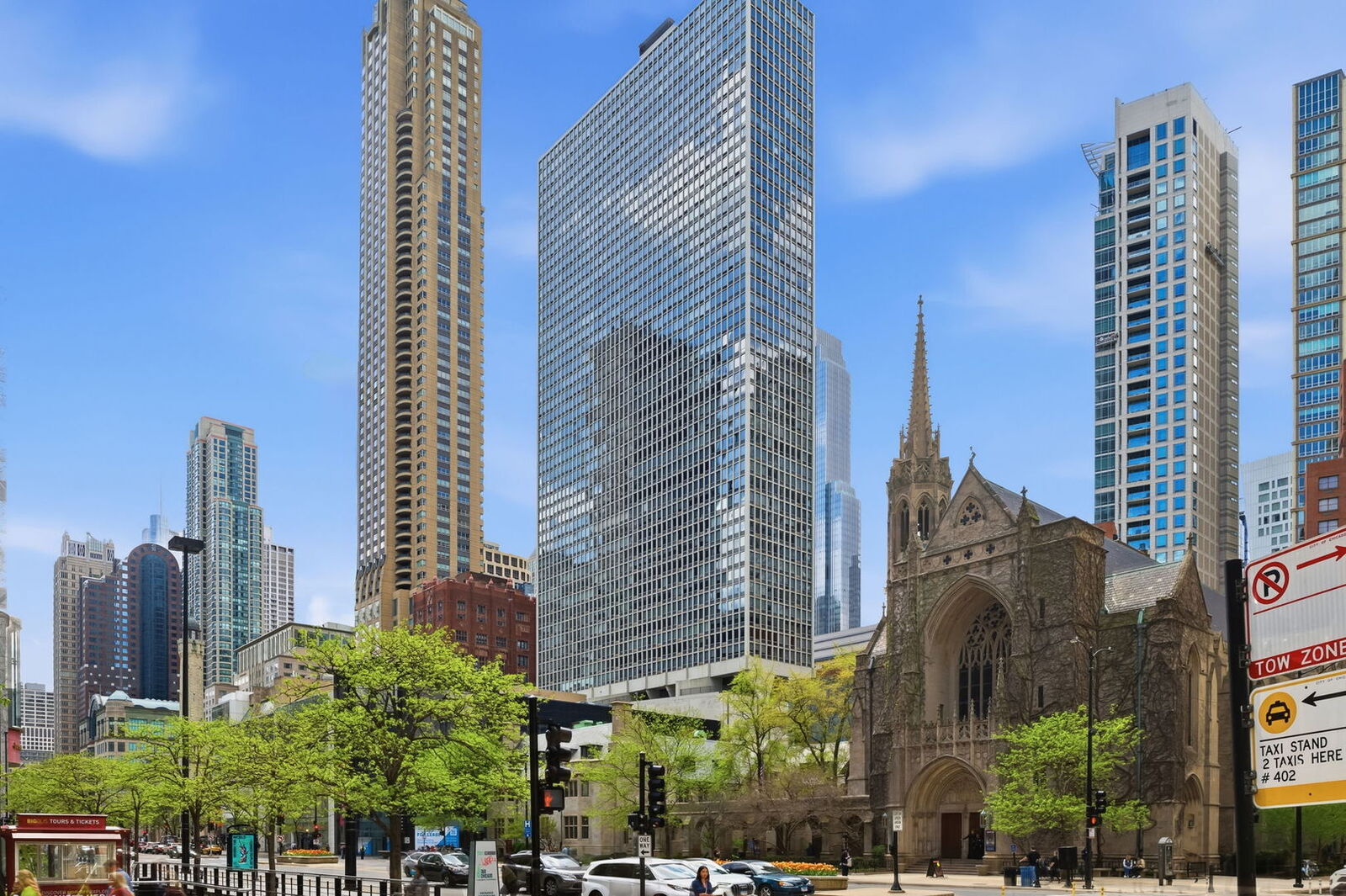 Property Photo: 111 E Chestnut Street 24G IL 60611