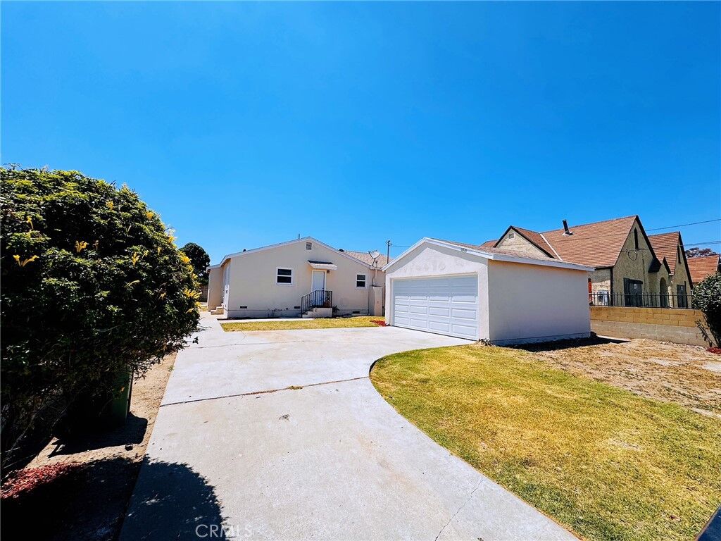 Property Photo:  11731 Alabama Street  CA 90059 