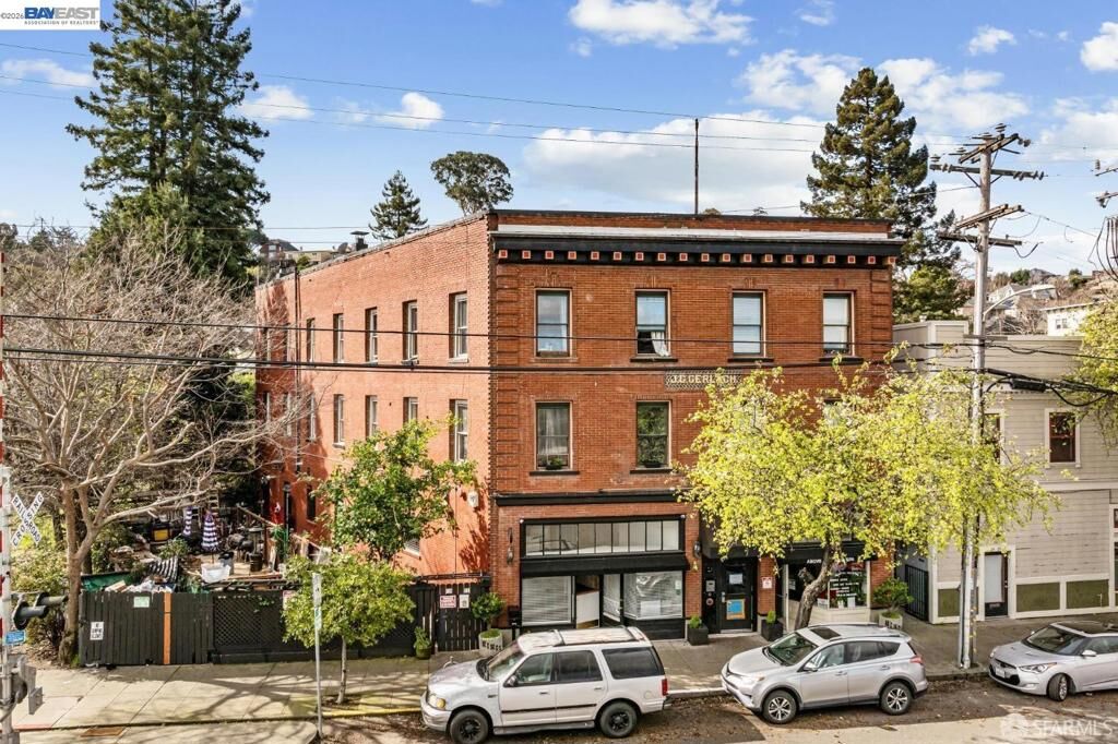 Property Photo:  1 W Richmond Ave  CA 94801 