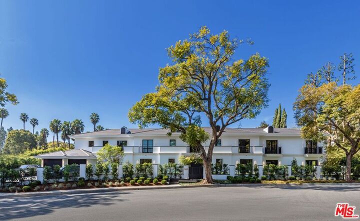 Property Photo:  927 N Whittier Drive  CA 90210 