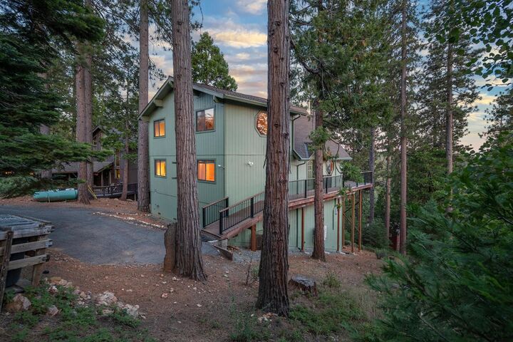 Property Photo: 1302 Pebble Beach Way CA 95223