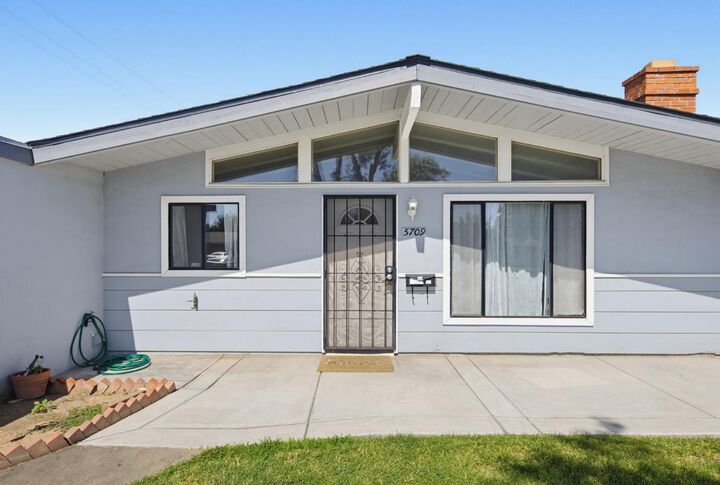 Property Photo: 5709 El Campo Way CA 95660