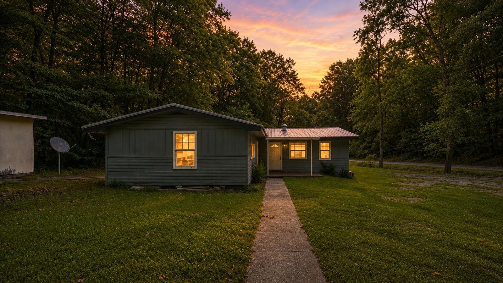Property Photo:  208 County Road 44  TN 37303 