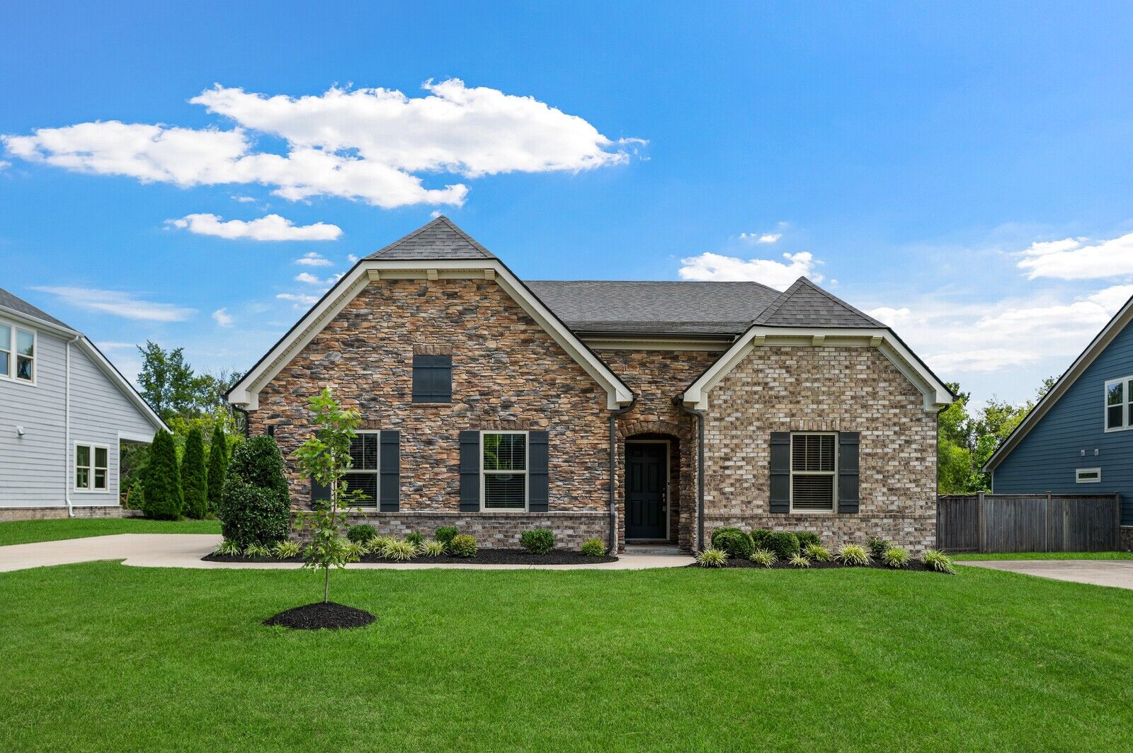 Property Photo:  173 Burberry Glen Blvd  TN 37135 