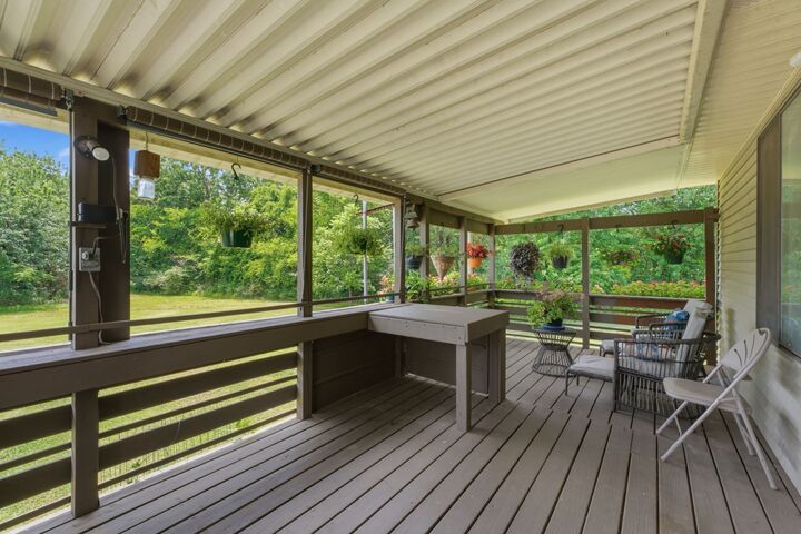 Property Photo: 5040 Sharpsville Rd TN 37130