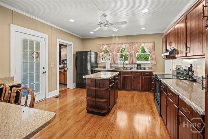 Property Photo:  325-323 N Main Street  GA 31313 