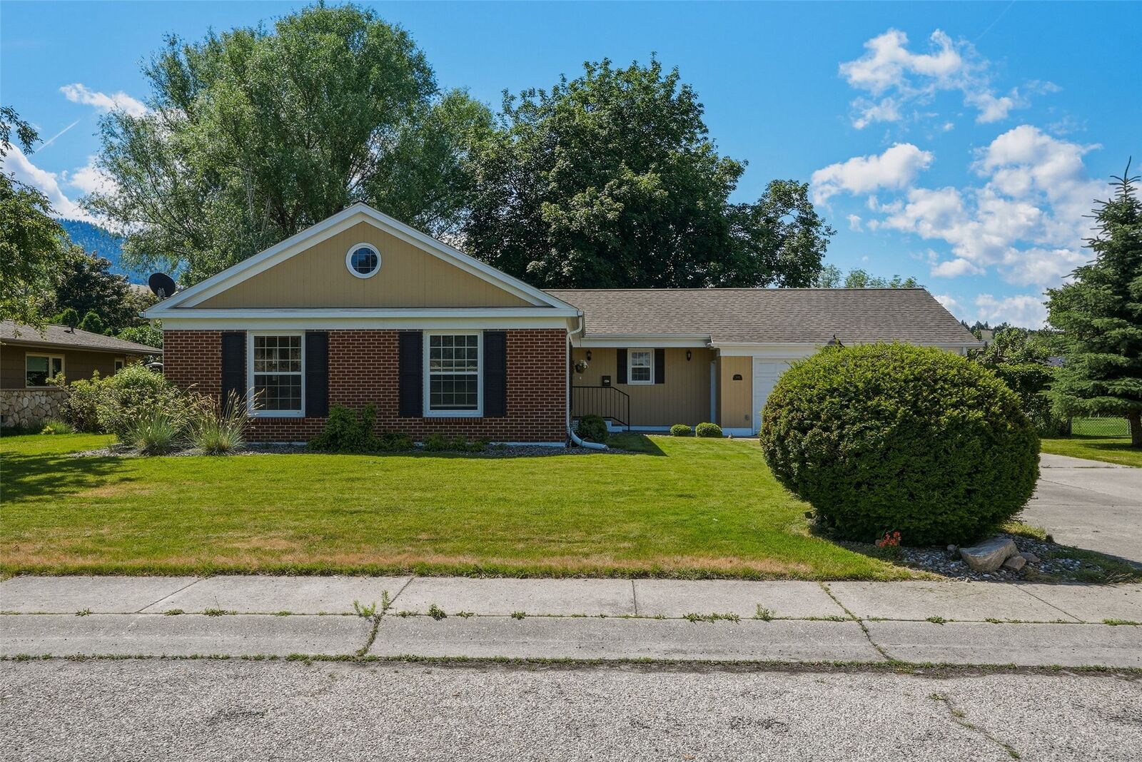 Property Photo: 3812 Bellecrest Drive MT 59801