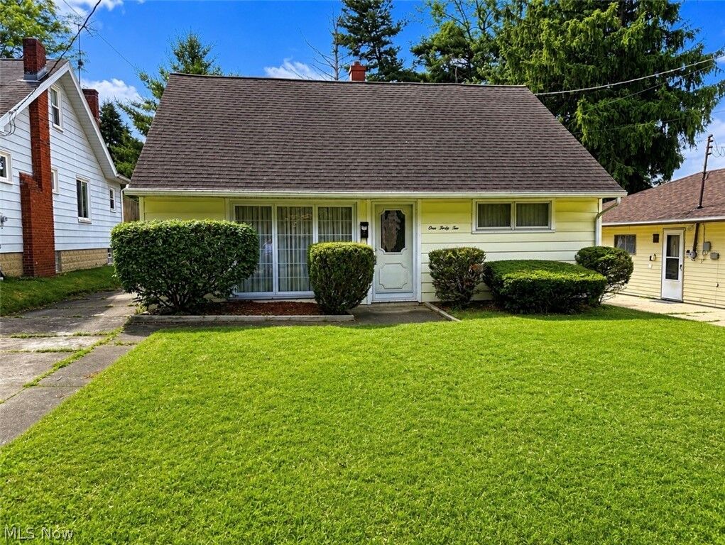 Property Photo:  142 N Main Street N  OH 44515 