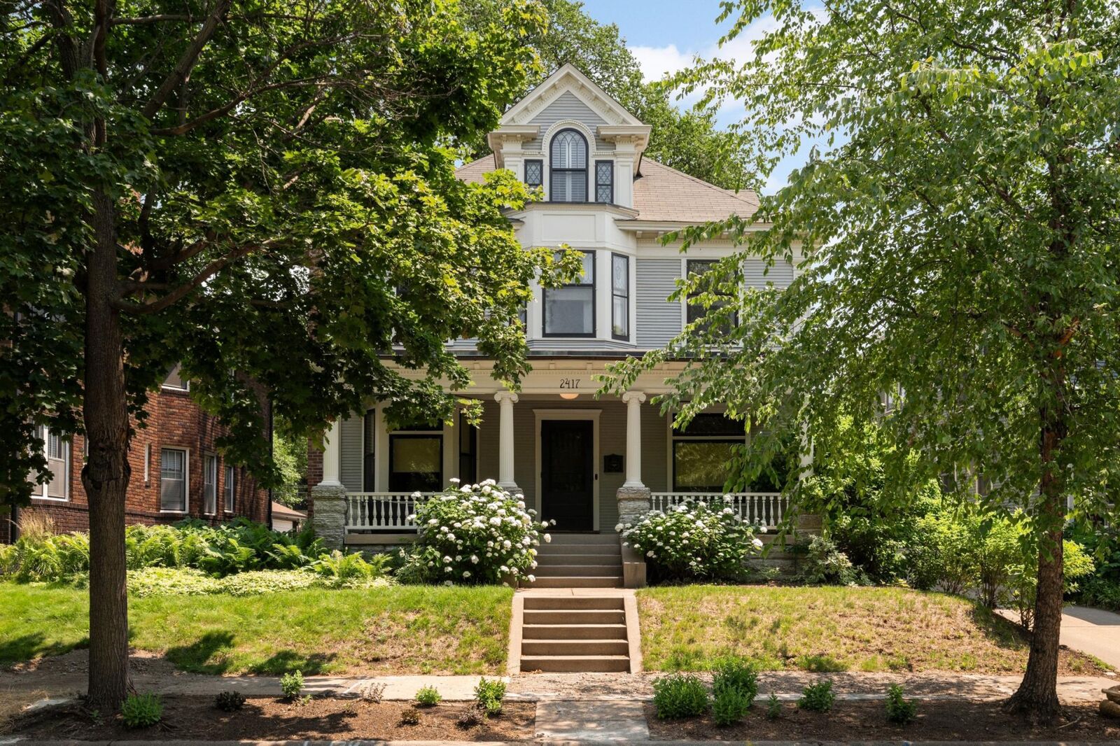 Property Photo:  2417 Colfax Avenue S  MN 55405 