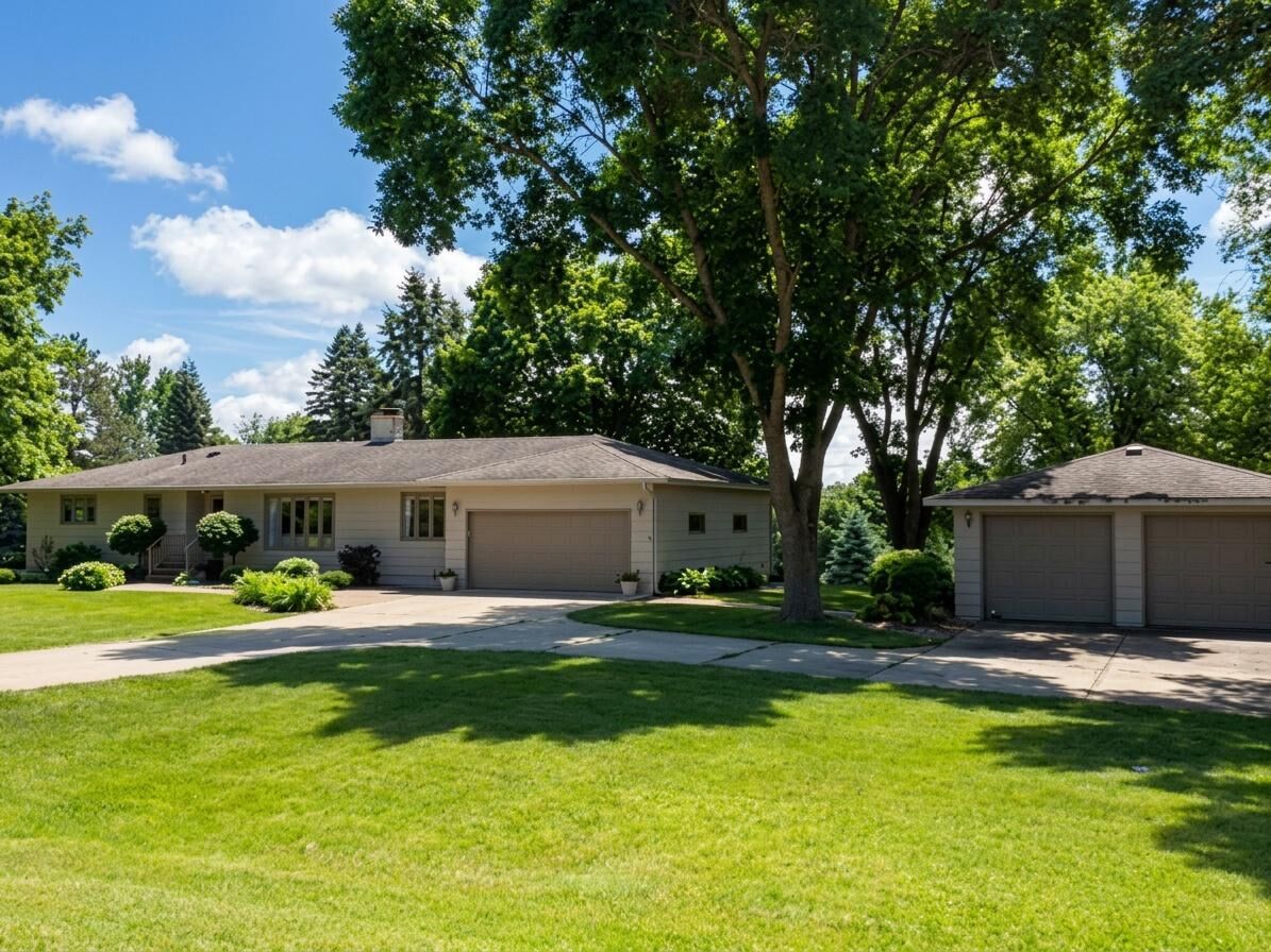 Property Photo: 610 Woodland Drive MN 56537