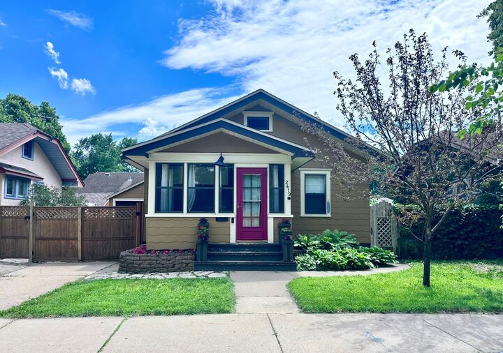 Property Photo:  2419 E 38th Street  MN 55406 