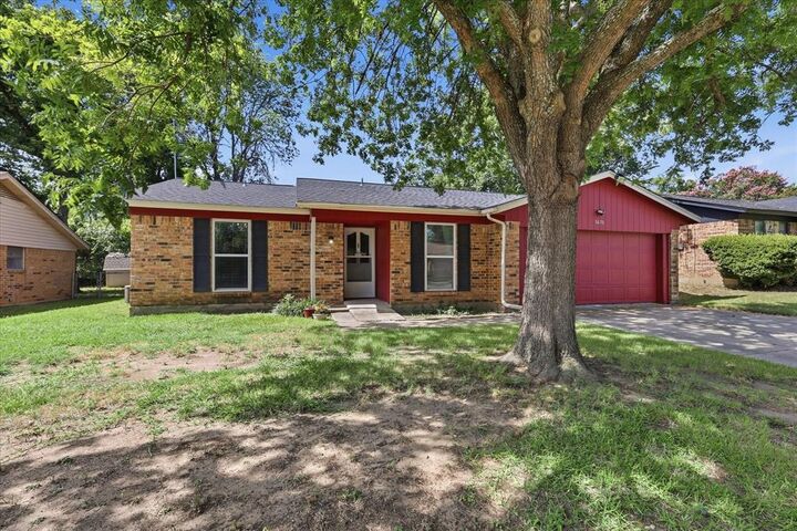 Property Photo: 5670 Philadelphia Court TX 76148
