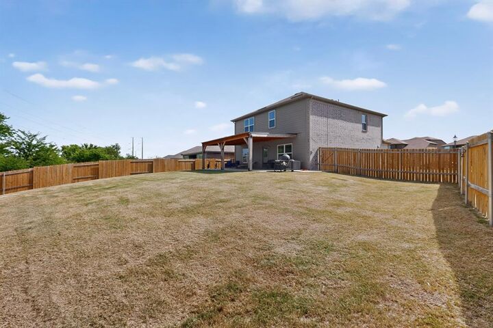 Property Photo: 218 Banjo Trail TX 76071