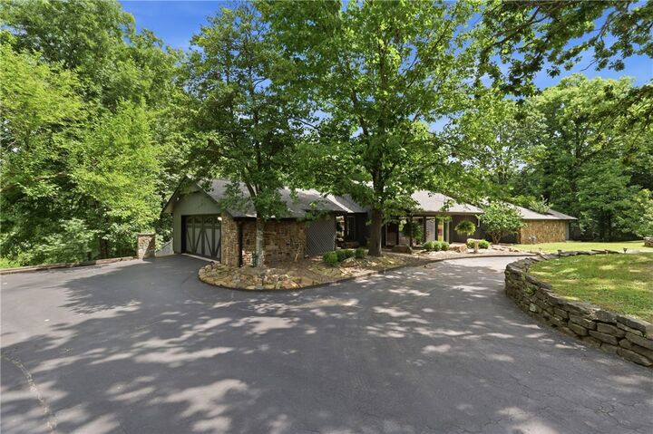 Property Photo:  105 E Woodside Lane  AR 72756 