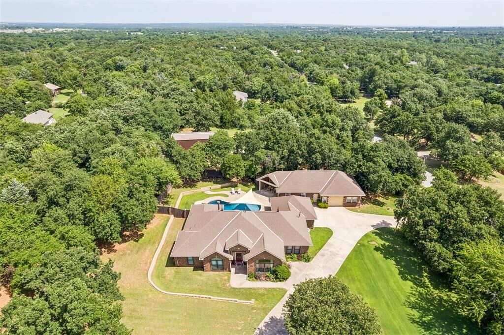 Property Photo:  515 Freedom Road  OK 73025 