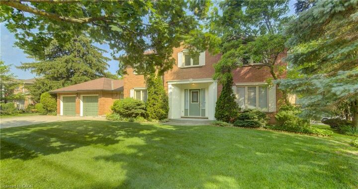 Photo de la propriété:  46 Huntingdale Drive  ON N2A 3K6 