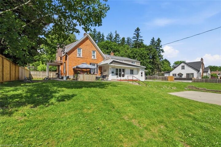 Property Photo:  160 Queen Street  ON N3Y 3Y6 