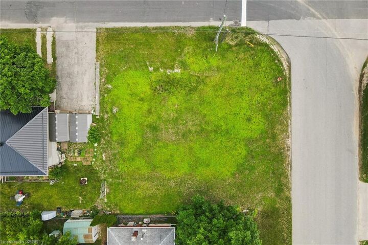 Property Photo: 46 Daniel Avenue ON N2K 1E9