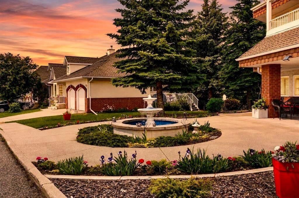 Property Photo: 3205 Sienna Park Green SW AB T3H 3N7