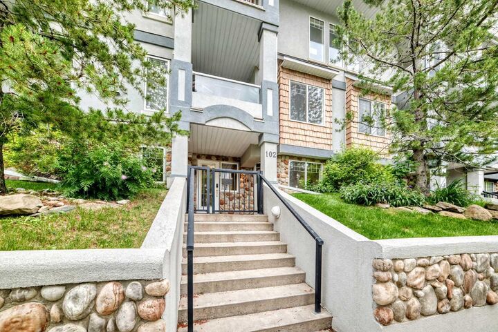 2422 Erlton Street SW 102 — photo 1