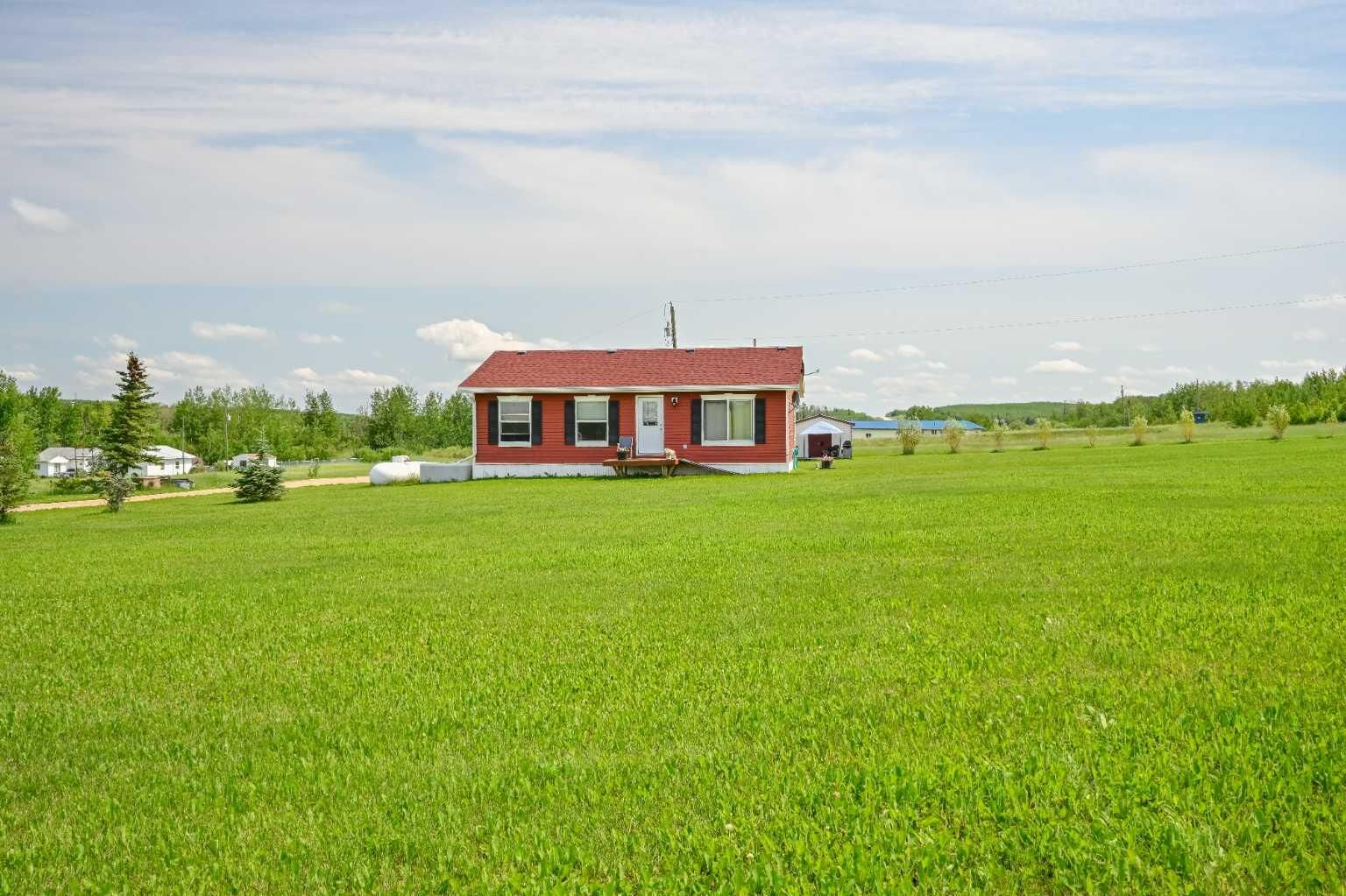 Property Photo: 69005 Range Road 64 AB T0H 1X0