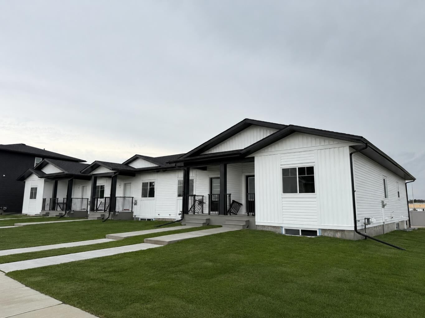 Property Photo:  3 Gray Close  AB T4S 0W4 