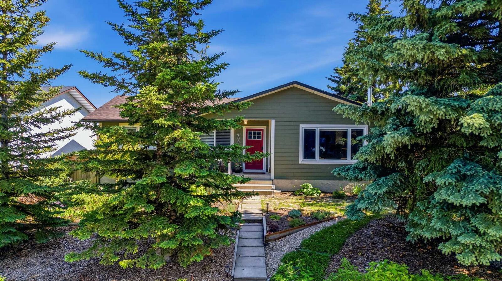 Property Photo: 1409 Idaho Street AB T0M 0N0