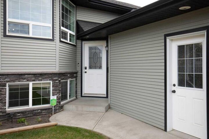 Property Photo:  124 Vincent Close  AB T4R 0H8 