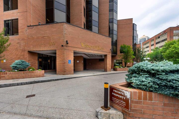 Property Photo: 1100 8 Avenue SW 1502 AB T2P 3T9