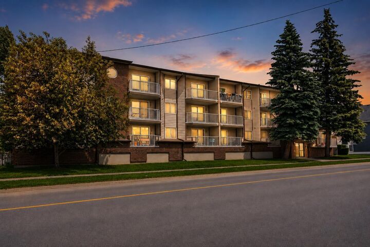 110 20 Avenue NE 305 — photo 1