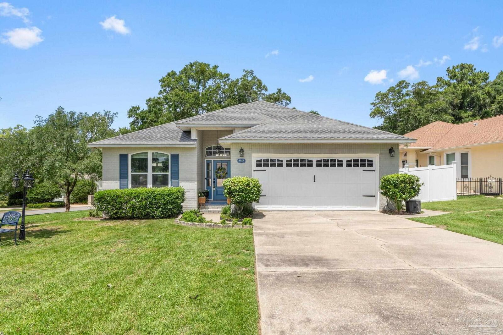 Property Photo: 2078 Downing Dr FL 32505