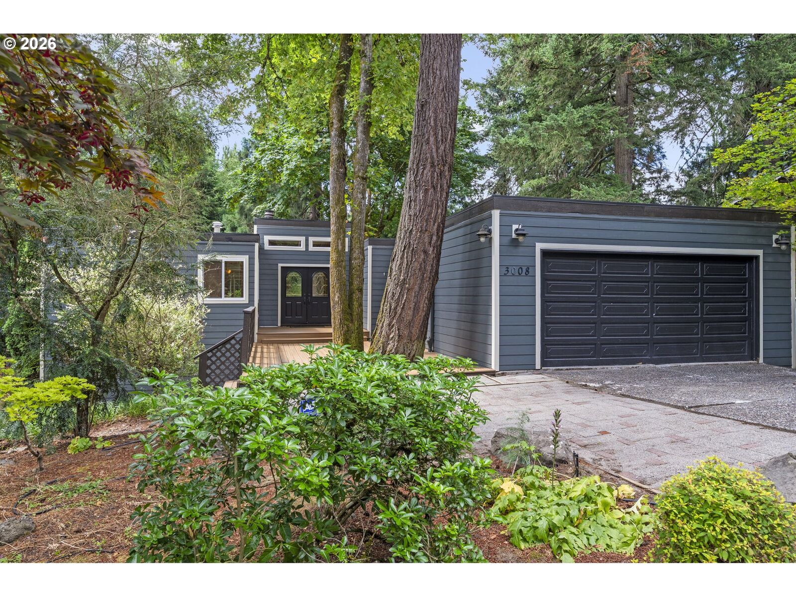 Property Photo:  3008 SW Wilbard St  OR 97219 
