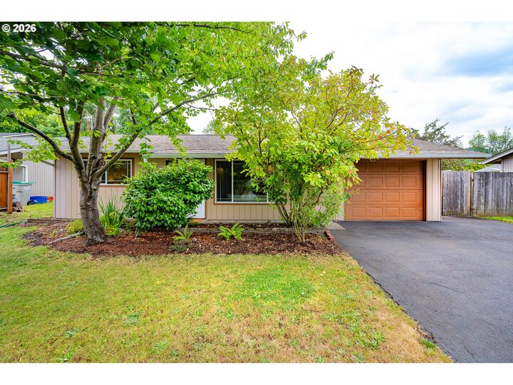 Property Photo:  820 E 35th Ave  OR 97405 
