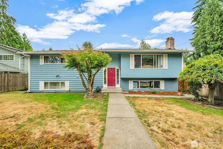 Property Photo:  302 N 188th Street  WA 98133 