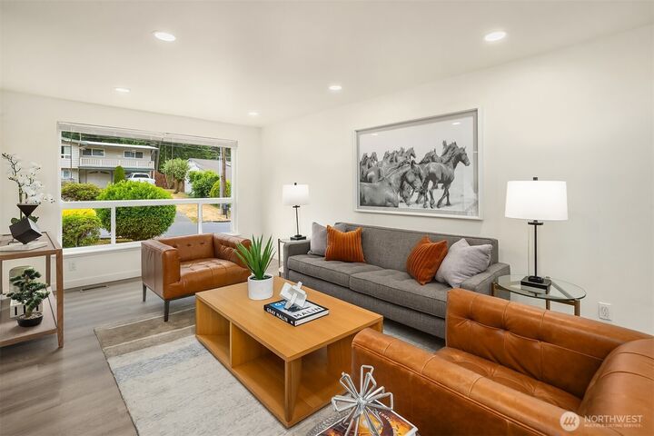 Property Photo: 16110 Evanston Avenue N WA 98133