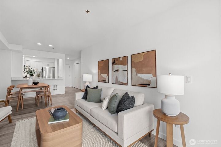 Property Photo:  701  Galer Street 505  WA 98109 