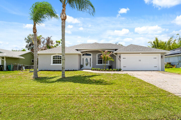 Property Photo:  292 SW Janice Avenue  FL 34953 