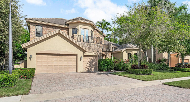Property Photo: 10513 Versailles Boulevard FL 33449