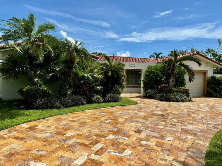Property Photo:  4070 NE 26th Avenue  FL 33308 