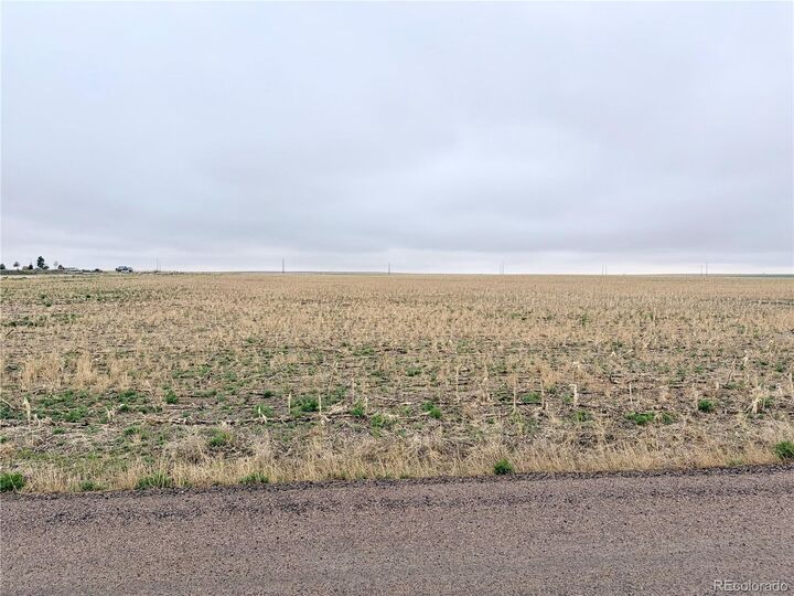 Property Photo:  