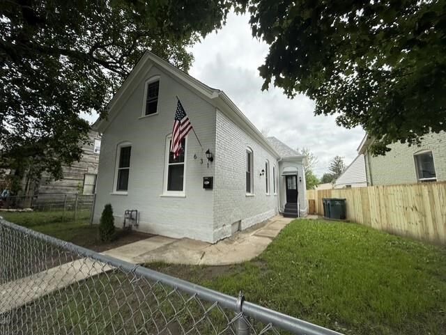 Property Photo:  631 S 6th Street  IN 47374 