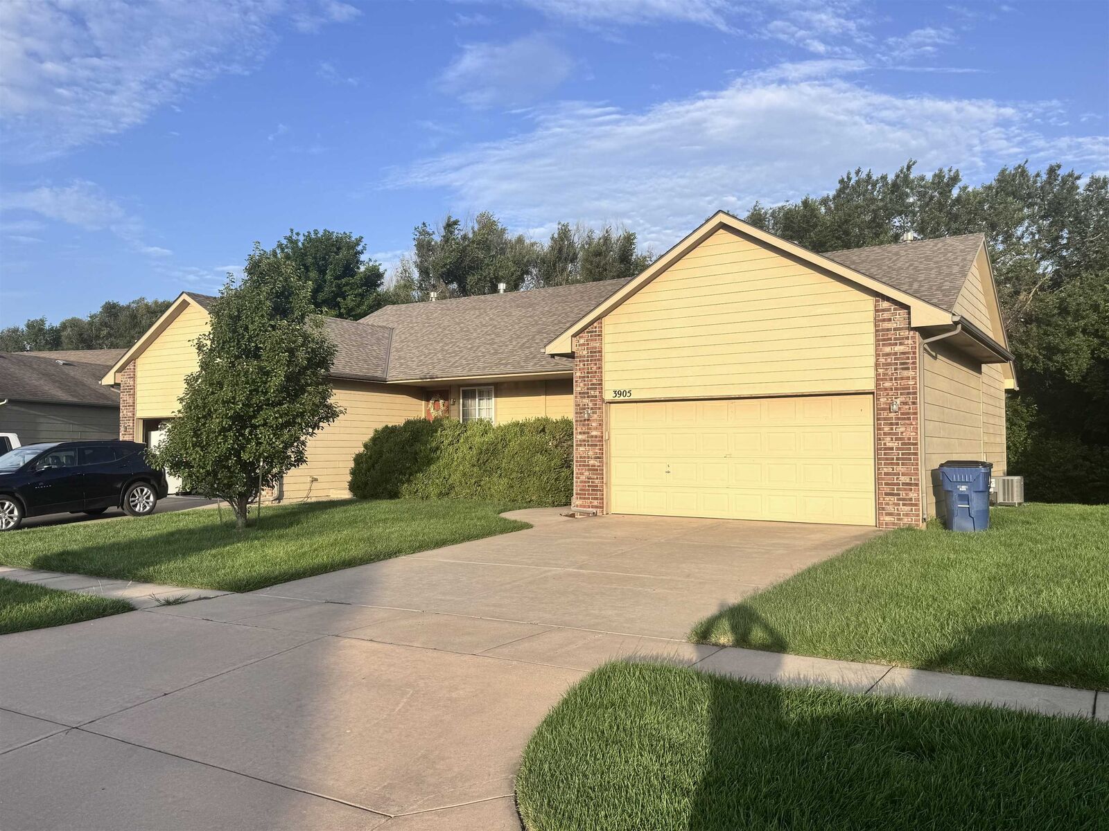 Property Photo: 3903 N Pepper Ridge KS 67205