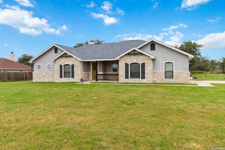 Property Photo:  137 Sendera Crossing  TX 78121 